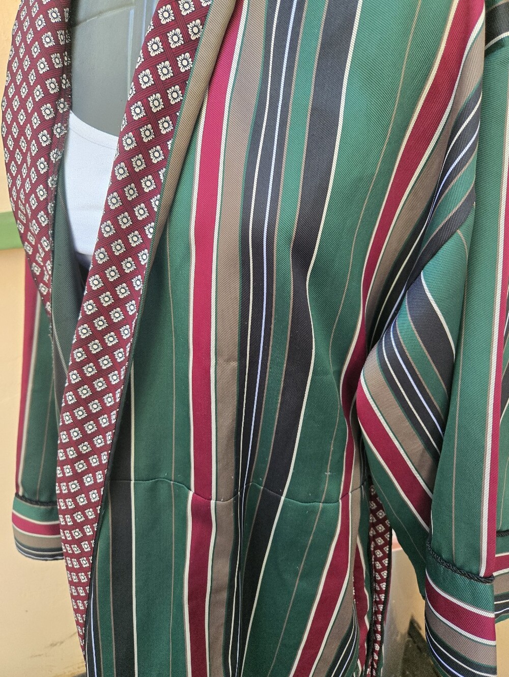 Vintage Victoria's Secret Striped Paisley Elegant Full Length Robe - Picture 4 of 7